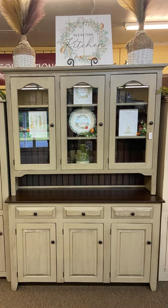 Hutch-CT136 Classic XL with 3 Doors - Pebblestone with Kona