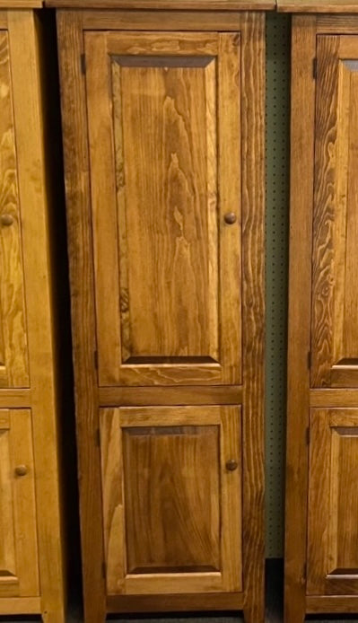 Bachelor's with Raised Panels - Seely