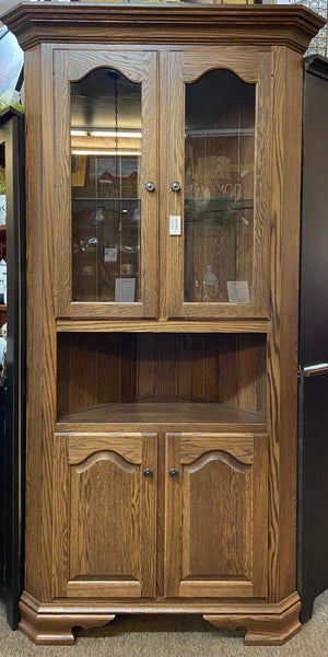 Lancaster Legacy Country Corner Hutch in Oak