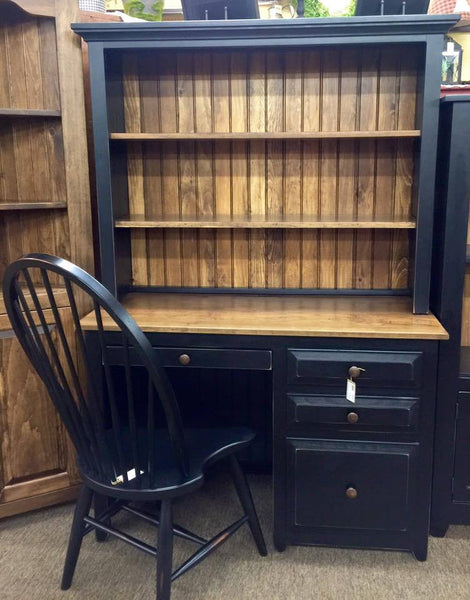C132 Desk with Hutch